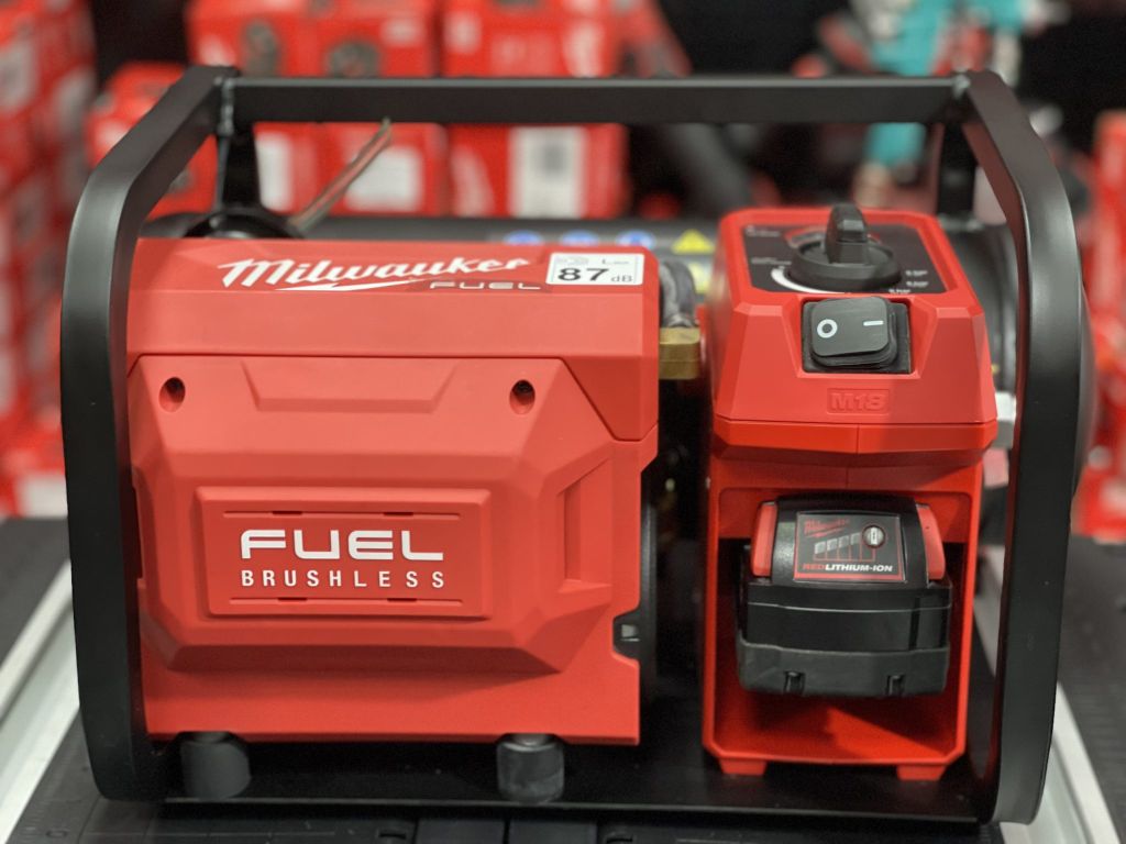 Máy nén khí dùng pin 18V Milwaukee M18 FAC (Chưa Pin & Sạc) - hình ảnh sản phẩm thực tế 3