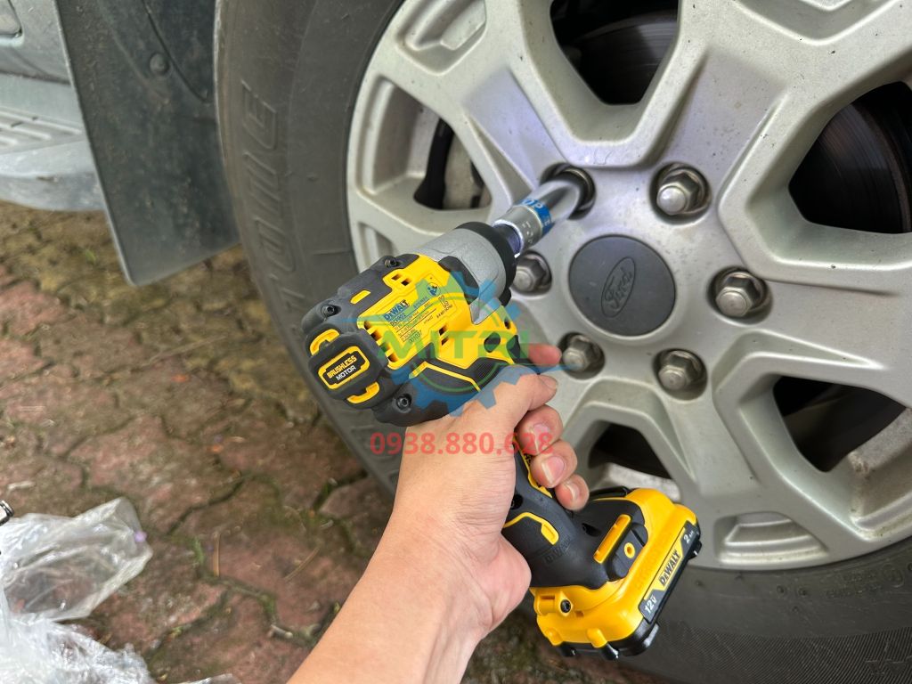 Máy Siết Bulong Đầu 3/8" Pin 12V Max DCF902 Chính Hãng Có Sẵn Tại Minh Triết - hình ảnh sản phẩm thực tế 10