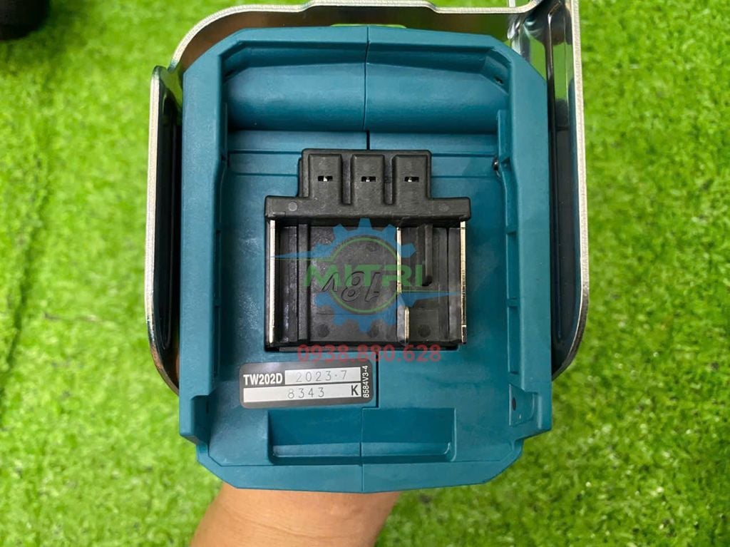Máy Siết Bu Lông Dùng Pin Makita TW202D001 Chính Hãng Có Sẵn Tại Minh Triết - hình ảnh sản phẩm thực tế 4