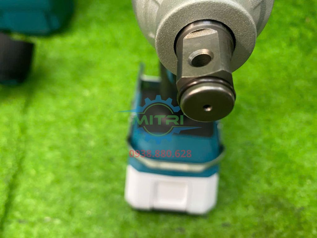 Máy Siết Bu Lông Dùng Pin Makita TW202D001 Chính Hãng Có Sẵn Tại Minh Triết - hình ảnh sản phẩm thực tế 5