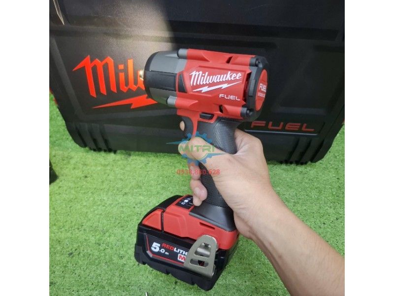 Milwaukee M18 FMTIW2F12-502X Chính Hãng – Máy Siết Bu Lông 18V, 881Nm, 2 Pin 5.0Ah - hình ảnh sản phẩm thực tế 5