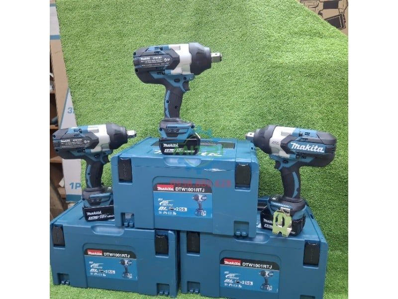 Máy Vặn Bu Lông Dùng Pin Makita DTW1001RTJ 18V Chính Hãng – Lực Siết 1050Nm, Bộ 2 Pin 5.0Ah + Sạc Nhanh + Makpac - hình ảnh sản phẩm thực tế 1