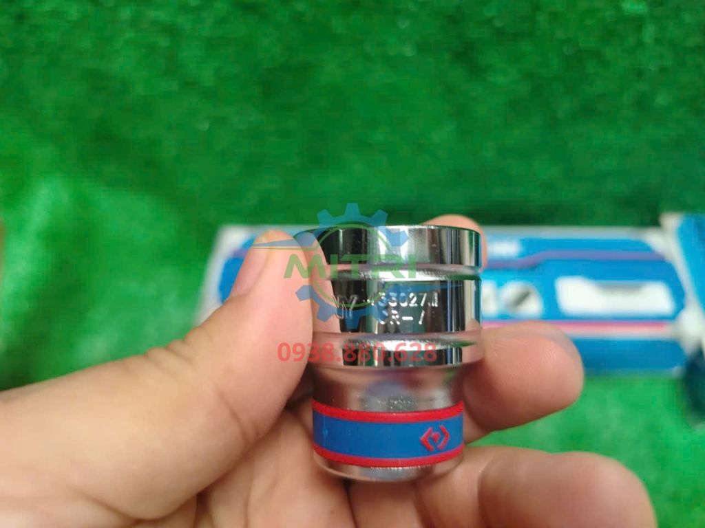 Tuýp 1/2 inch hệ mét 12 cạnh KINGTONY 433027M - hình ảnh sản phẩm thực tế 3
