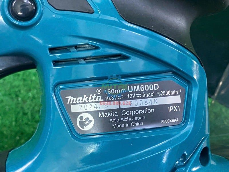 Máy Cắt Tỉa Cỏ Makita UM600DZ Chính Hãng – 12V Max CXT, Combo 2 Pin 1 Sạc - hình ảnh sản phẩm thực tế 4