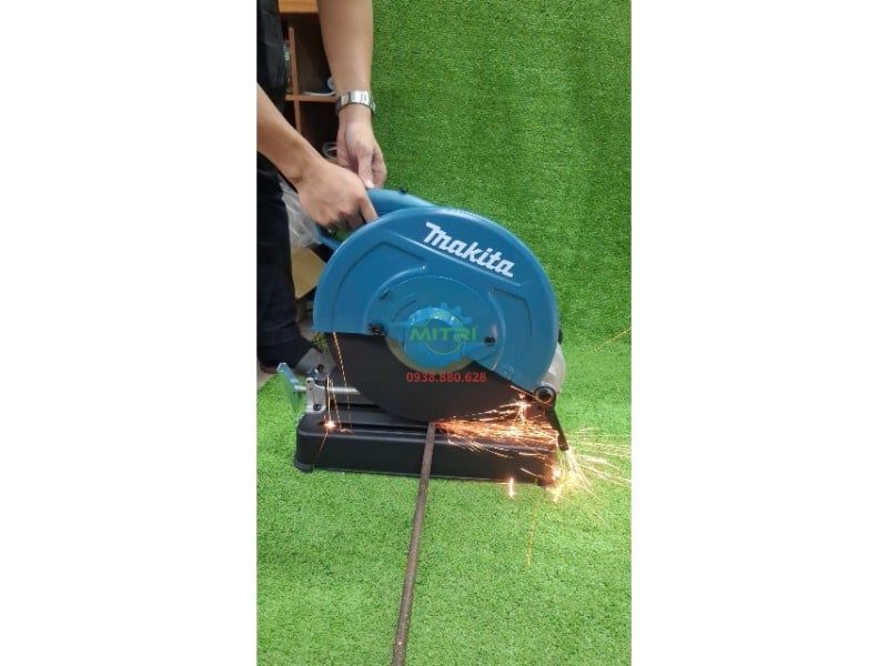 Máy Cắt Sắt Makita LW1401 2200W 355mm Chính Hãng - hình ảnh sản phẩm thực tế 7
