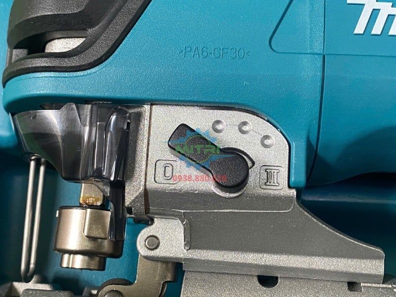Máy Cưa Lọng Makita 4350CT Chính Hãng – 720W, Cắt Gỗ 135mm - hình ảnh sản phẩm thực tế 3