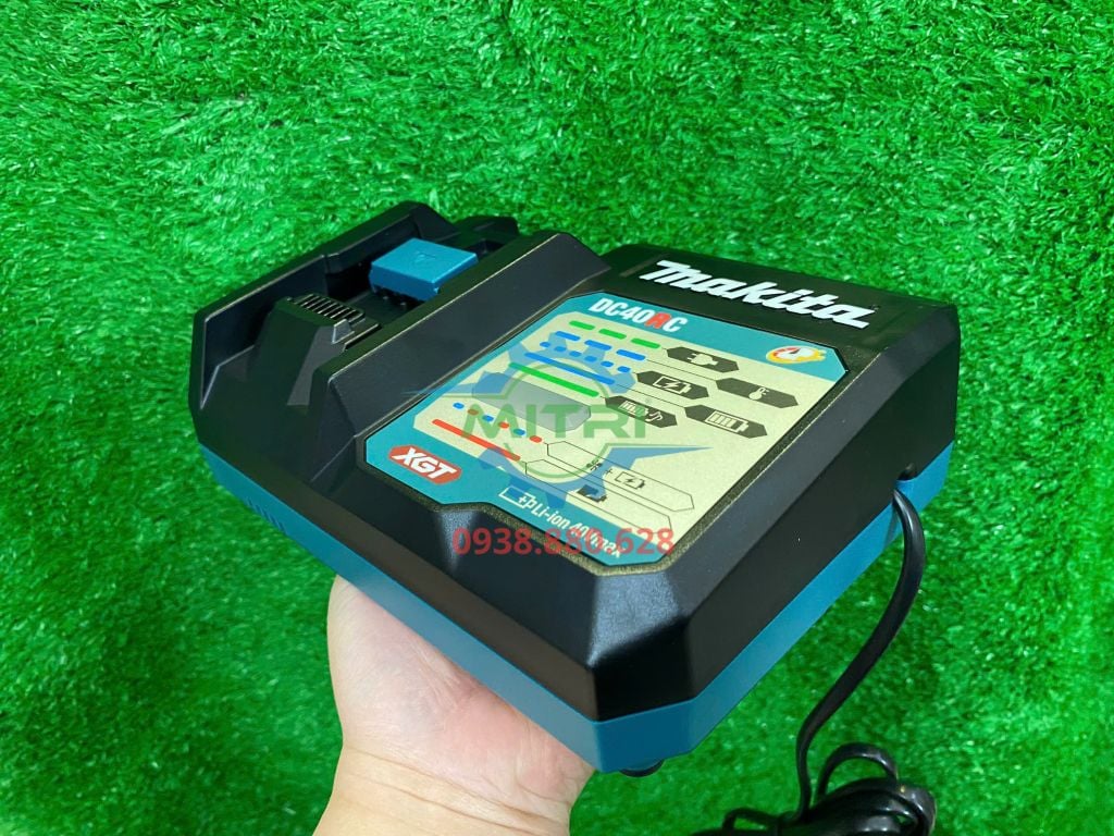 Đế sạc pin 40V Max Makita DC40RC (191M90-3) - hình ảnh sản phẩm thực tế 5
