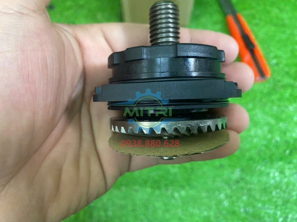 Tấm Đỡ Bạc Đạn Và Nhông Máy Mài 125mm GWS 17-125 S Bosch 1607000D62 Chính Hãng - hình ảnh sản phẩm thực tế 5