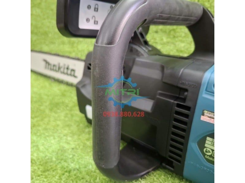 Máy Cưa Xích Makita UC4551A 1800W Chính Hãng – Lam 450mm, Cưa Gỗ Mạnh Mẽ - hình ảnh sản phẩm thực tế 7