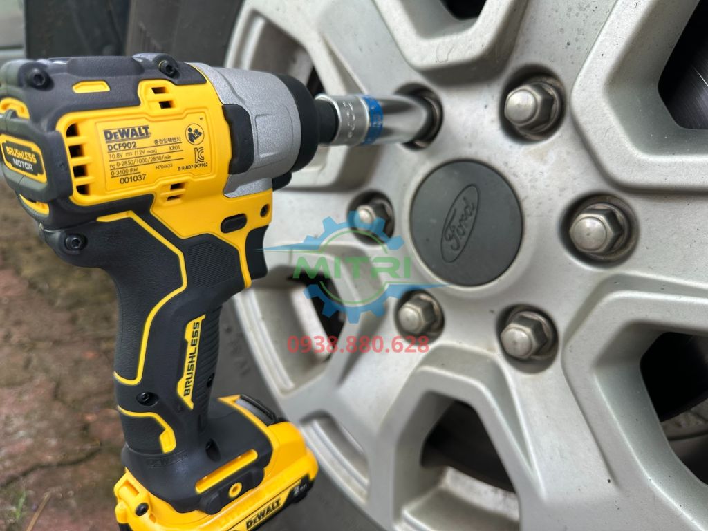 Máy Siết Bulong Đầu 3/8" Pin 12V Max DCF902 Chính Hãng Có Sẵn Tại Minh Triết - hình ảnh sản phẩm thực tế 9