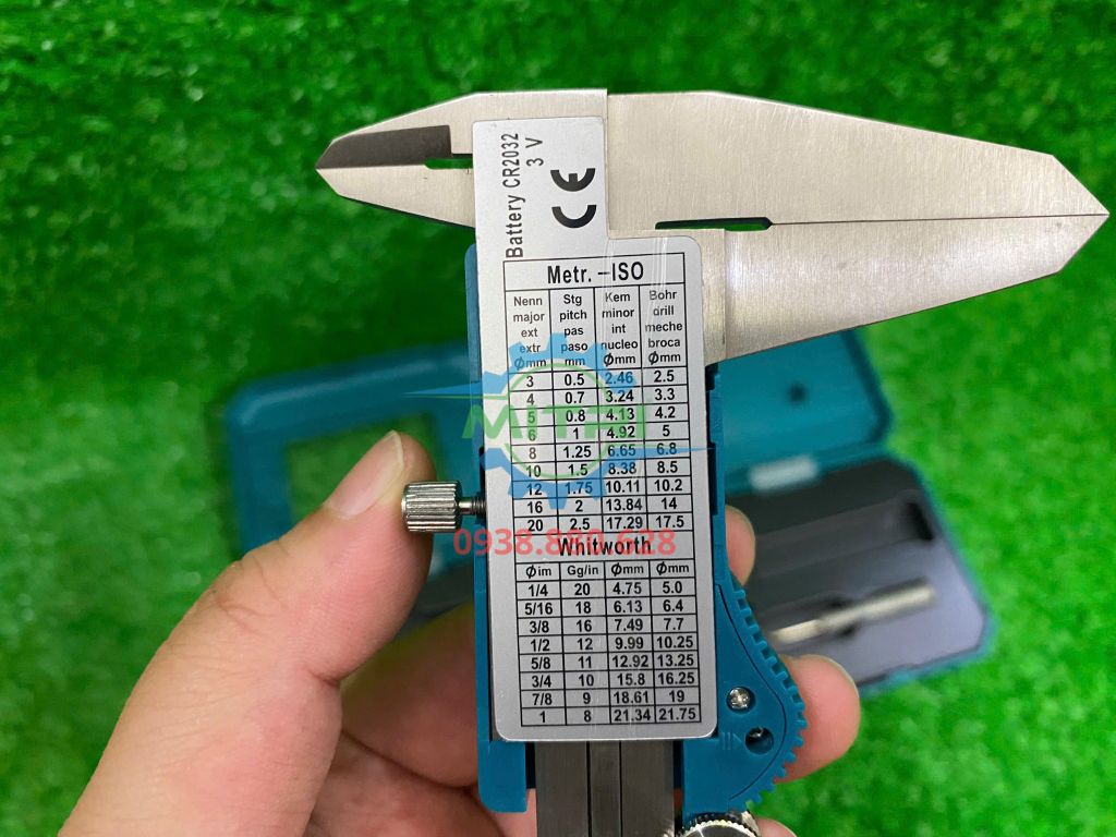 Thước cặp điện tử IP54 Total TMT322006 200mm - hình ảnh sản phẩm thực tế 4