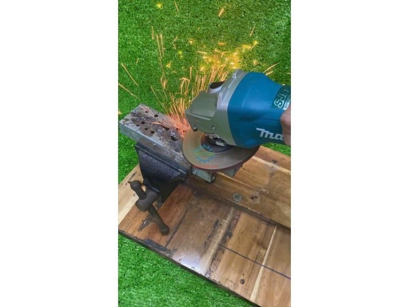 Máy Mài Góc Makita GA5095X01 Chính Hãng – 125mm, 1900W - hình ảnh sản phẩm thực tế 8