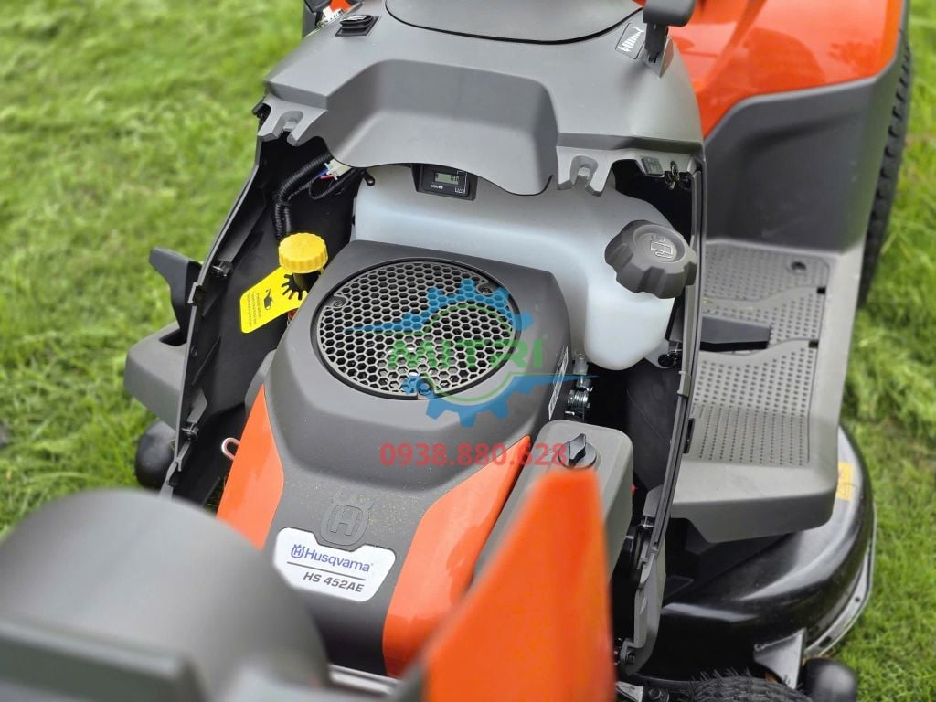 Máy cắt cỏ người lái HUSQVARNA TC 114 (HS 452AE) - hình ảnh sản phẩm thực tế 11
