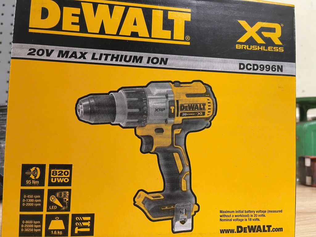 Máy khoan cầm tay 18V Dewalt DCD996N - hình ảnh sản phẩm thực tế 2
