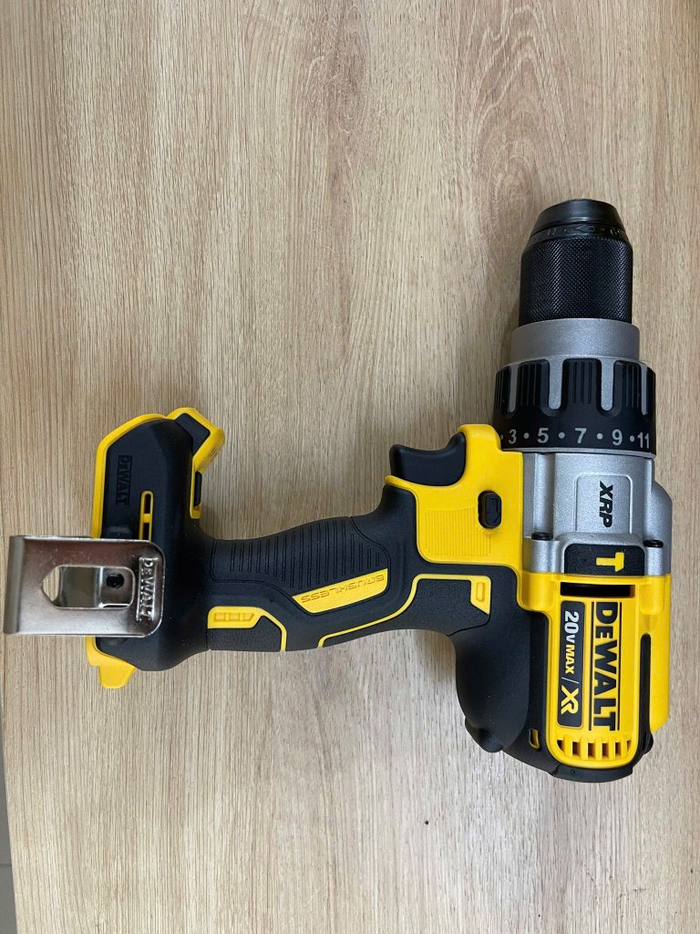 Máy khoan cầm tay 18V Dewalt DCD996N - hình ảnh sản phẩm thực tế 5