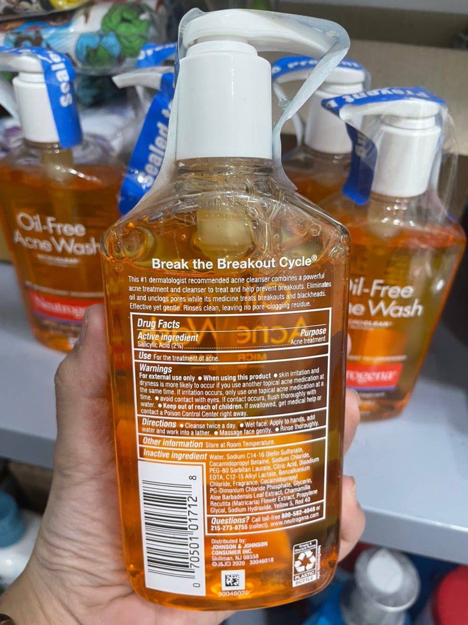 Sữa rửa mặt ngăn ngừa và giảm mụn Neutrogena Oil-Free Acne Wash