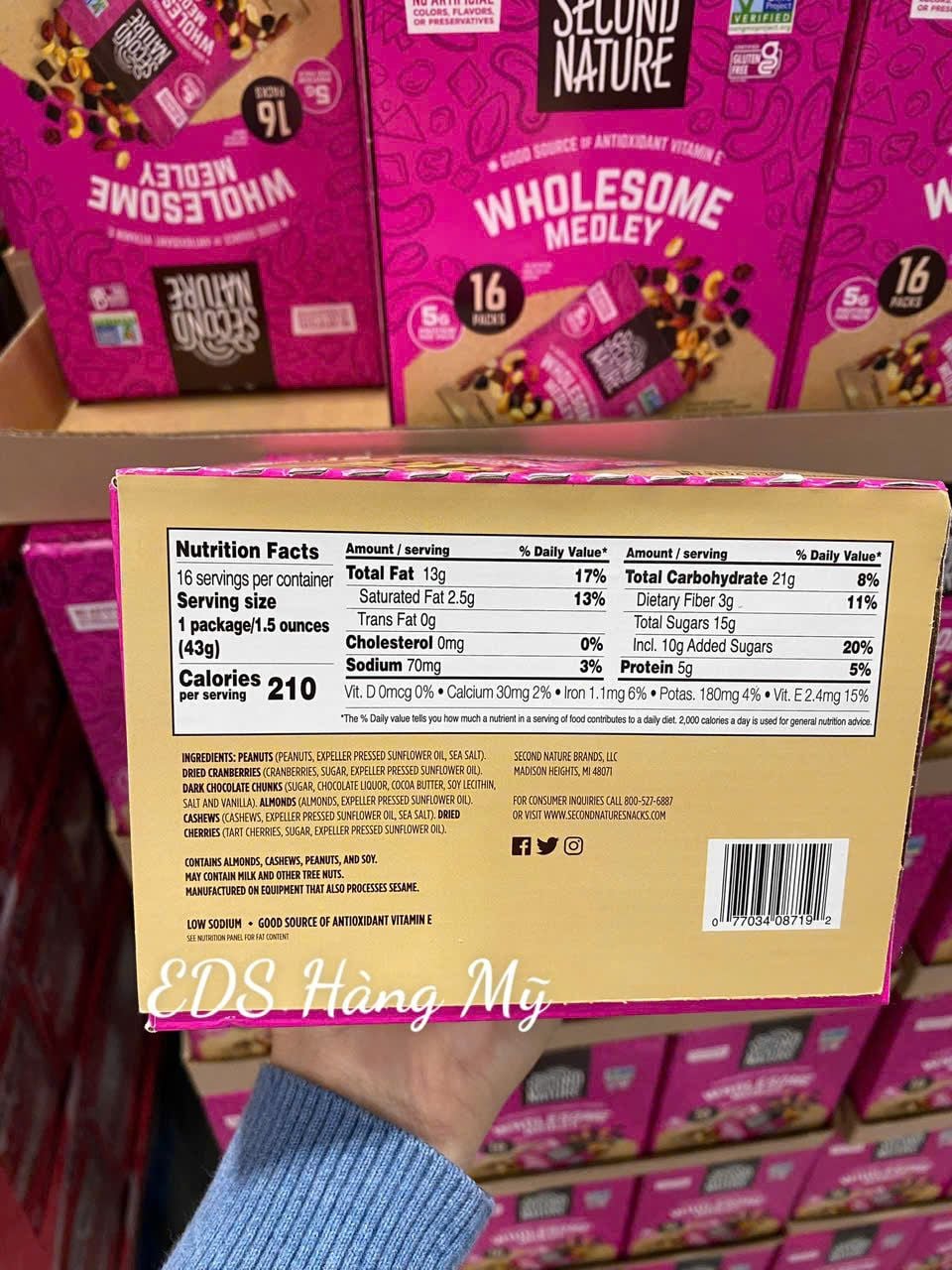 Hạt mix trái cây sấy và chococlate đen tổng hợp Second Nature Wholesome Medley Trail Mix