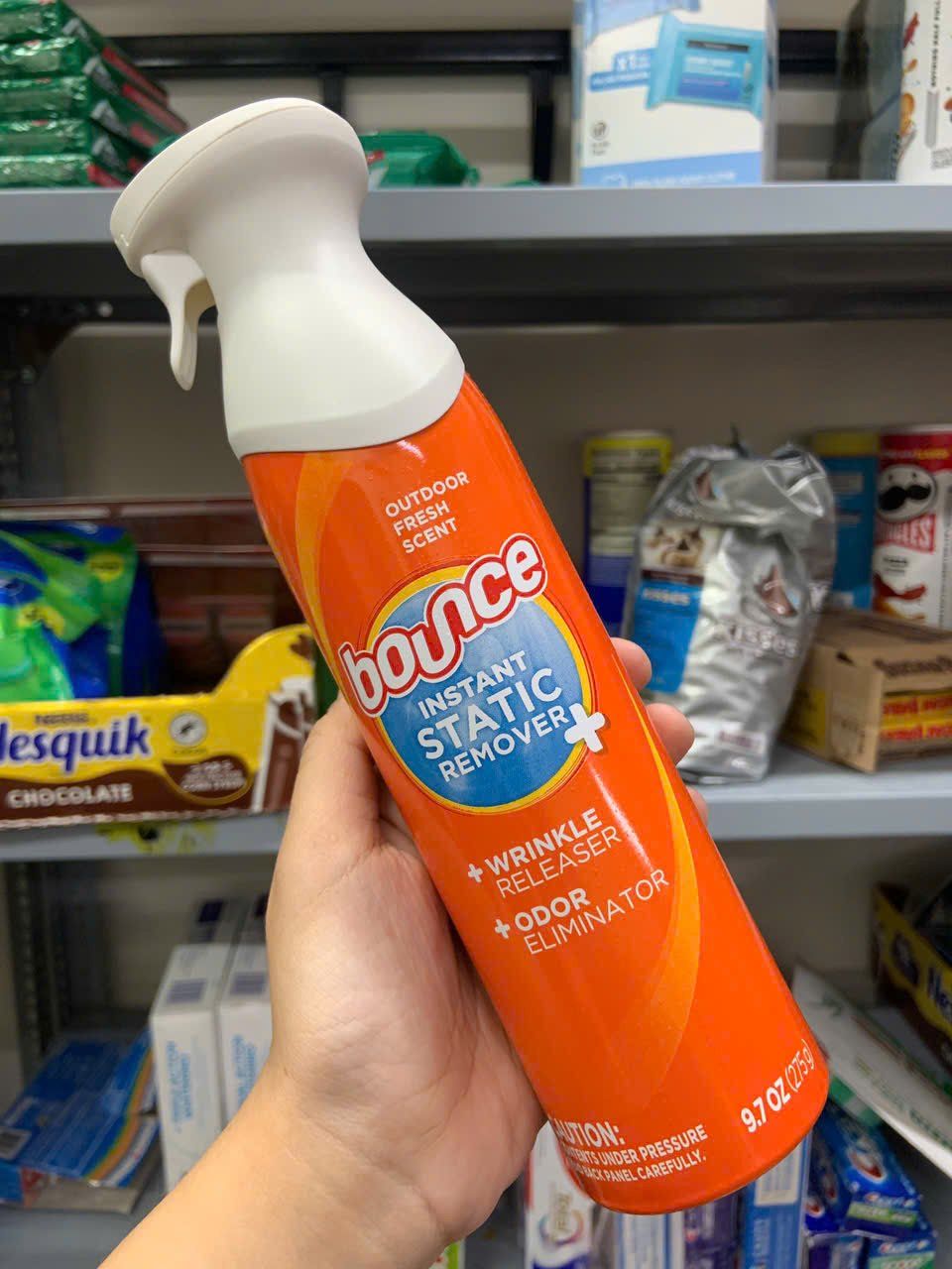 Nước xịt thẳng và thơm quần áo Bounce của Mỹ