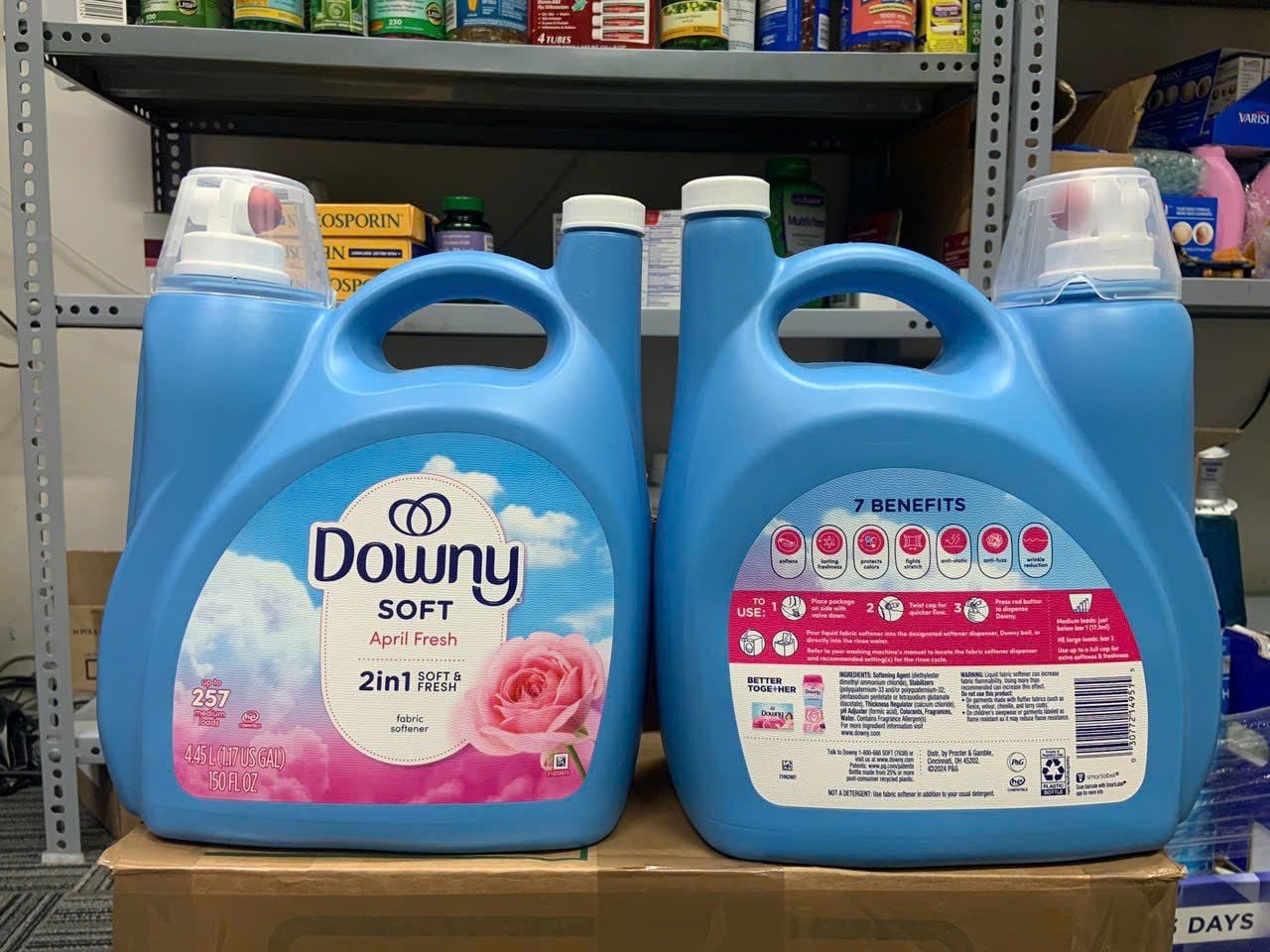 Nước xả vải Downy Soft April Fresh 2 in 1 của Mỹ - 4,45L