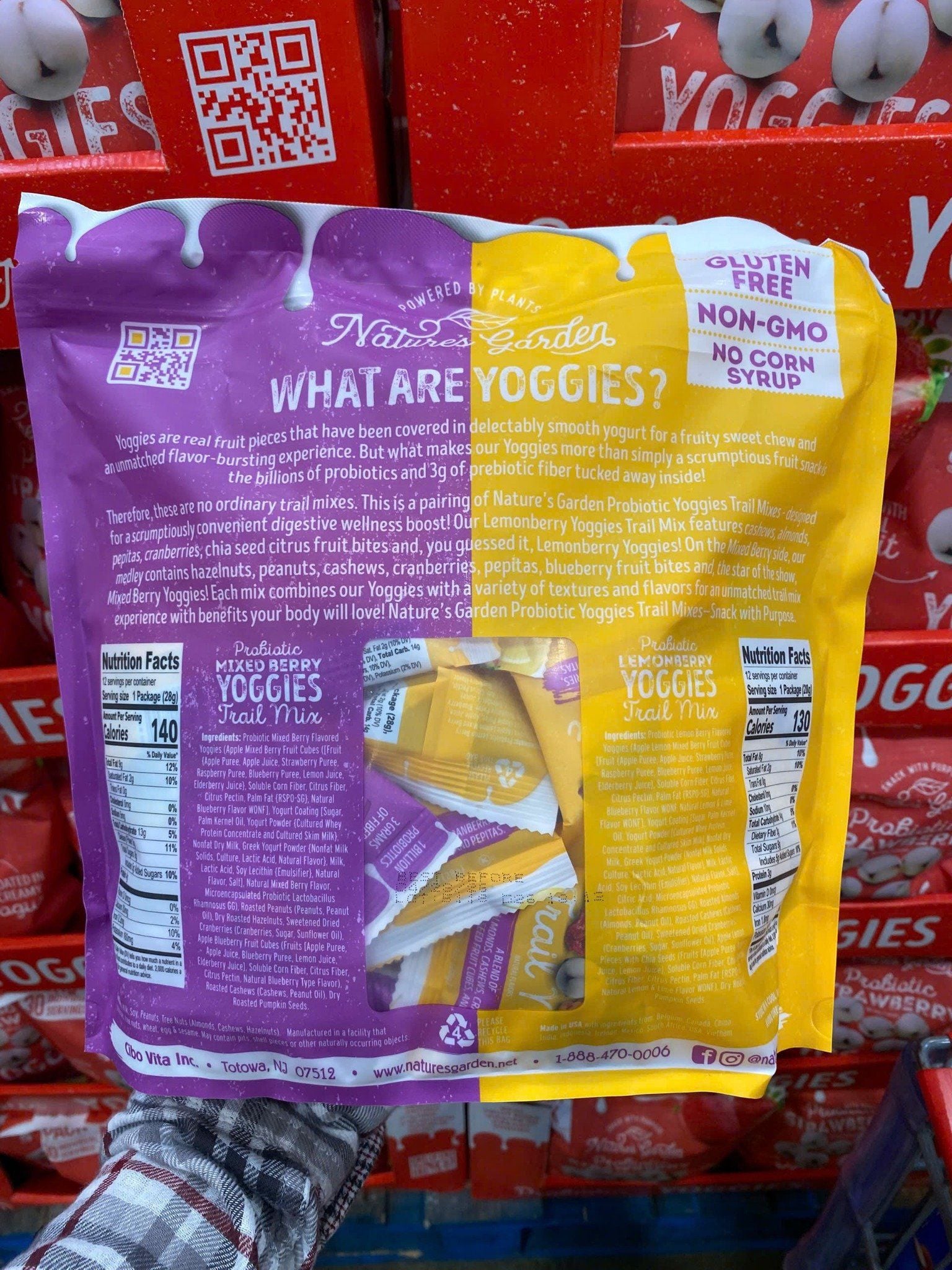 Hạt Nature's Garden Probiotic Yoggies Trail Mixes