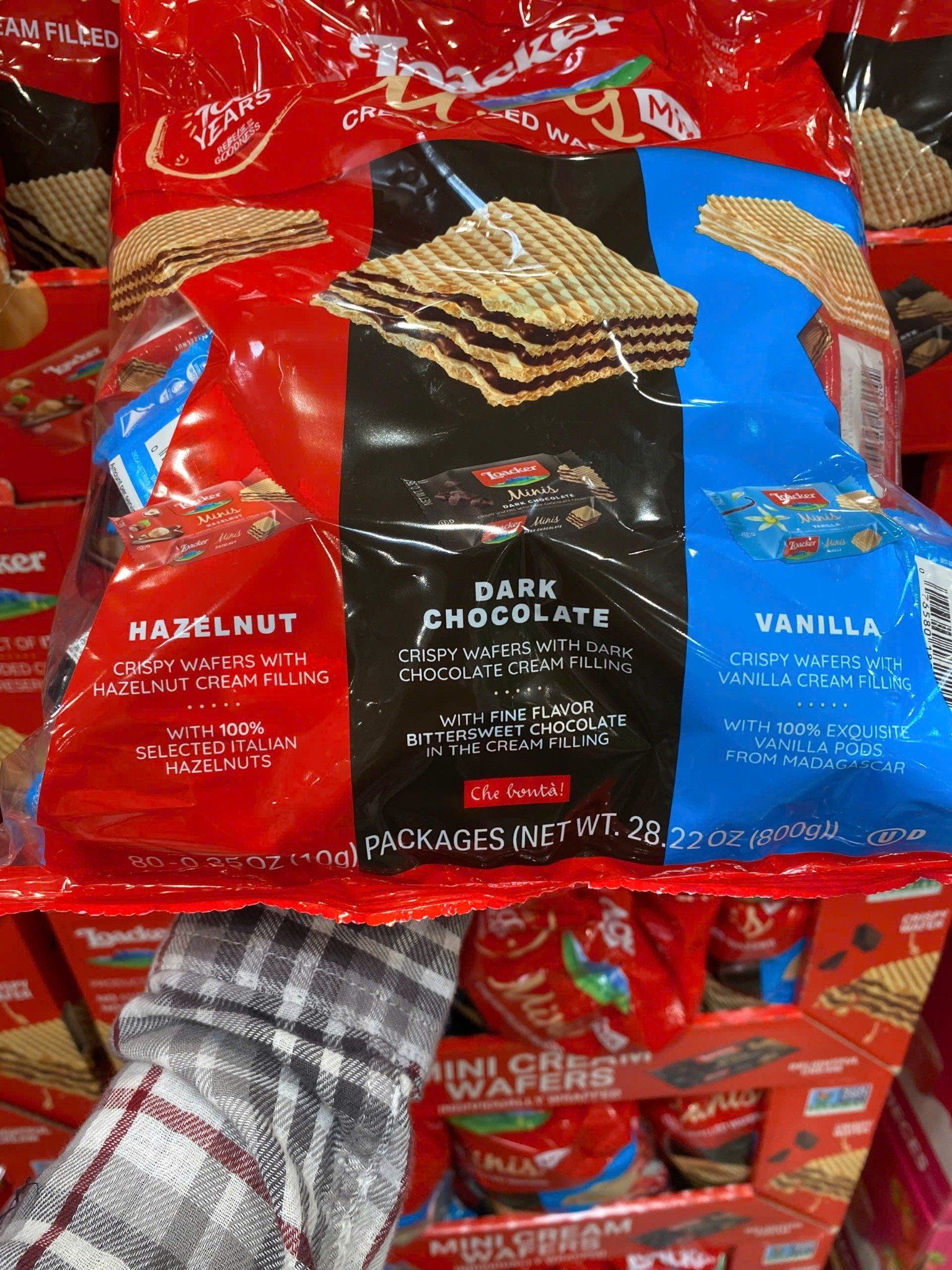 Bánh xốp nhân kem mix 3 vị Loacker Minis