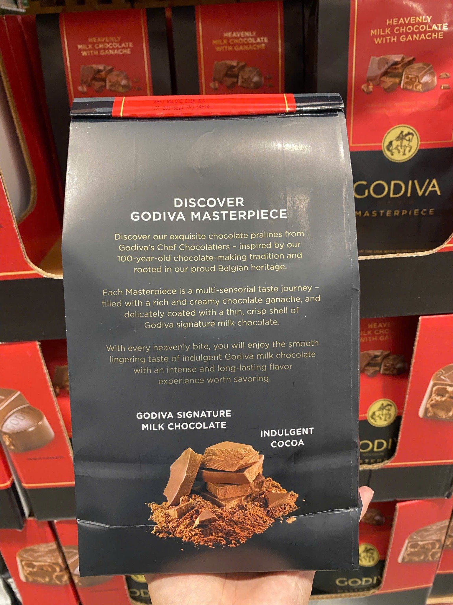 Kẹo socola sữa nhân ganache – Godiva Masterpiece