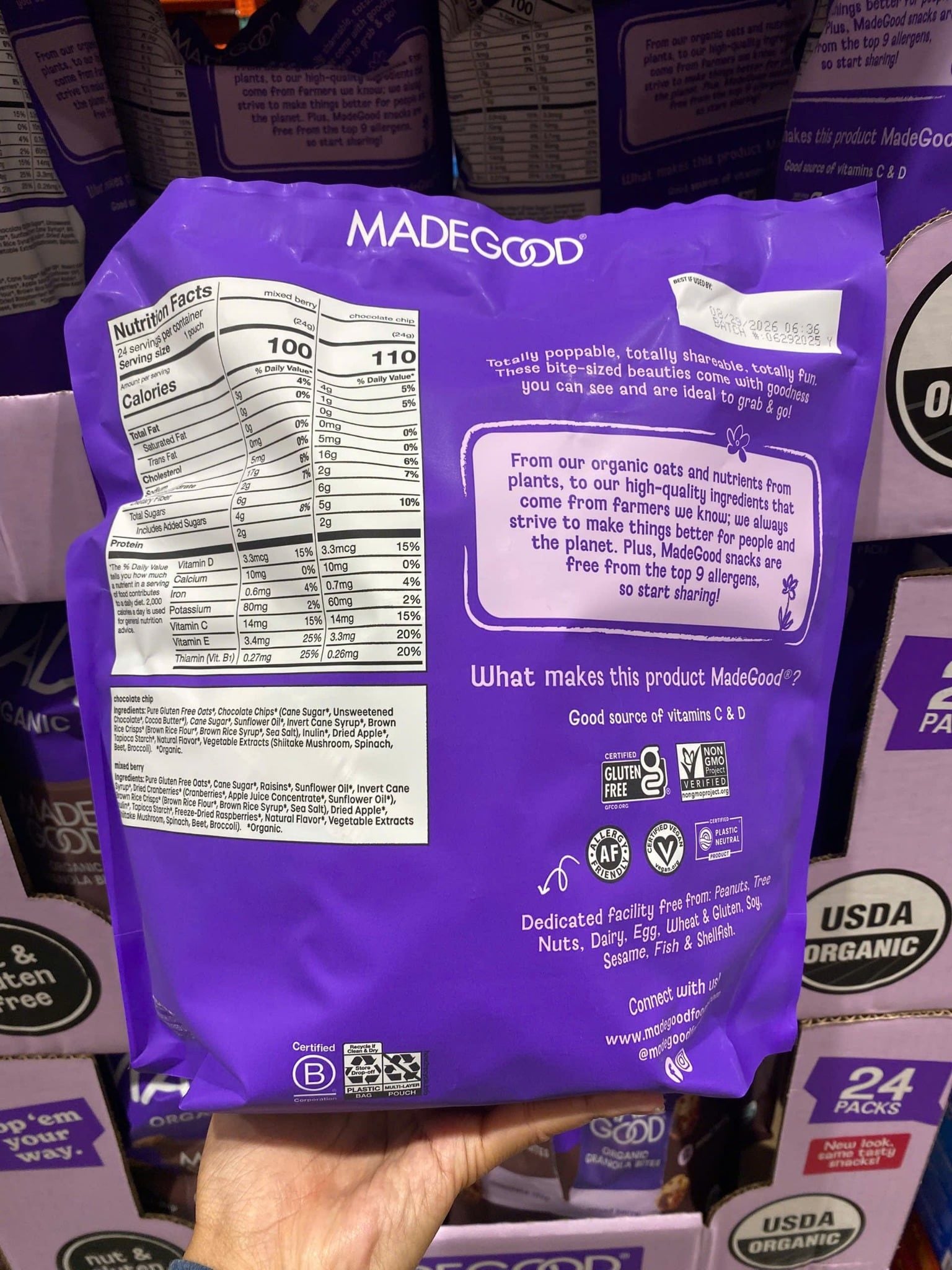 Bánh ngũ cốc hữu cơ dạng viên MadeGood Organic Granola Bites