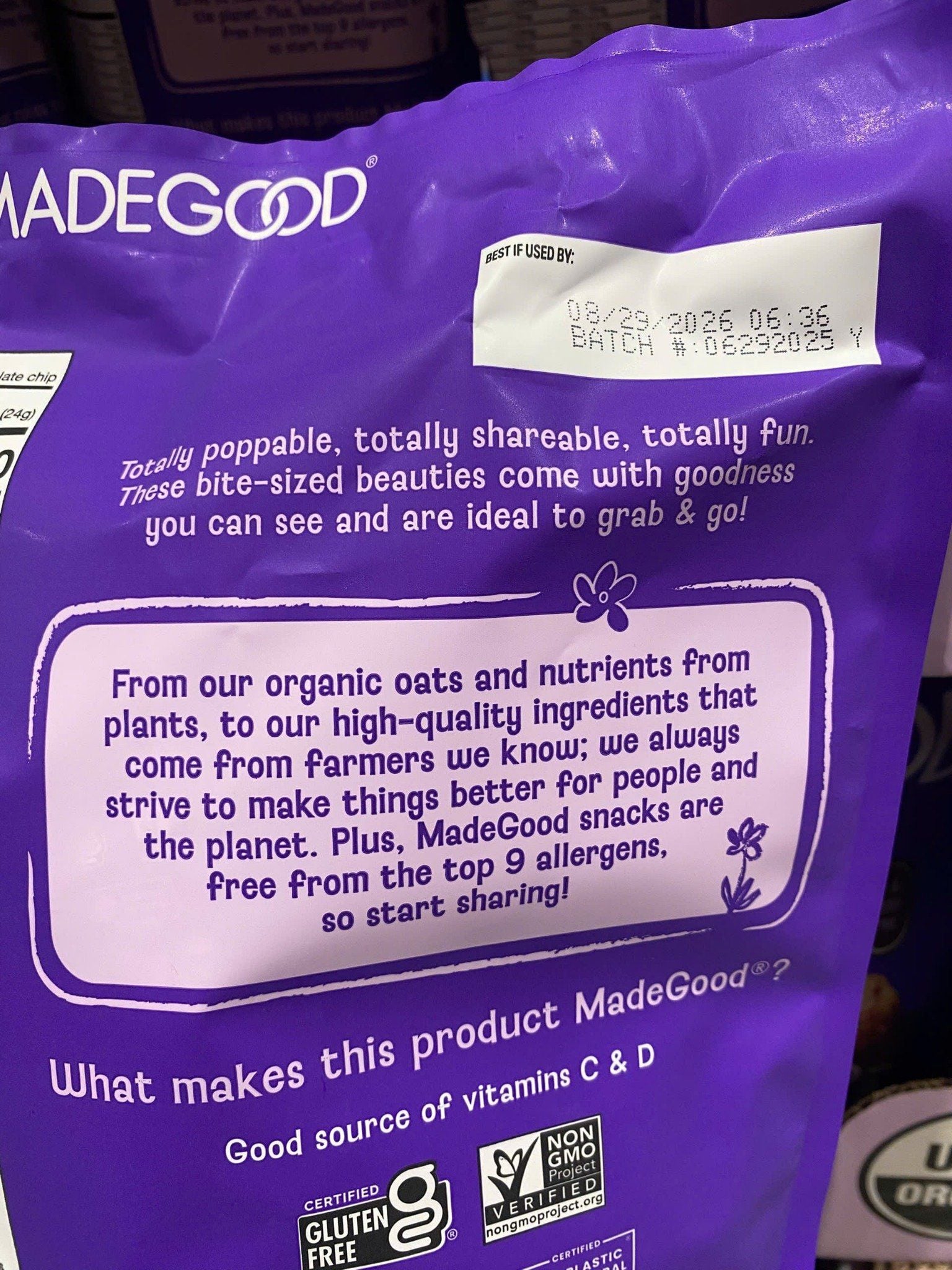 Bánh ngũ cốc hữu cơ dạng viên MadeGood Organic Granola Bites