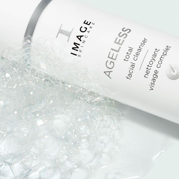 Sữa rửa mặt chống lão hóa & sáng da IMAGE Skincare AGELESS Total Facial Cleanser
