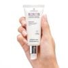 Kem chống nắng phổ rộng Neoretin Discrom Control Gel Cream SPF50 kết cấu mỏng nhẹ