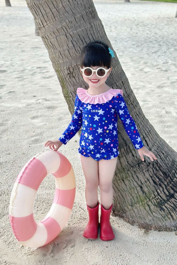 Đồ bơi một mảnh BABY tay dài chống nắng kèm mũ Sao Lung Linh — 3