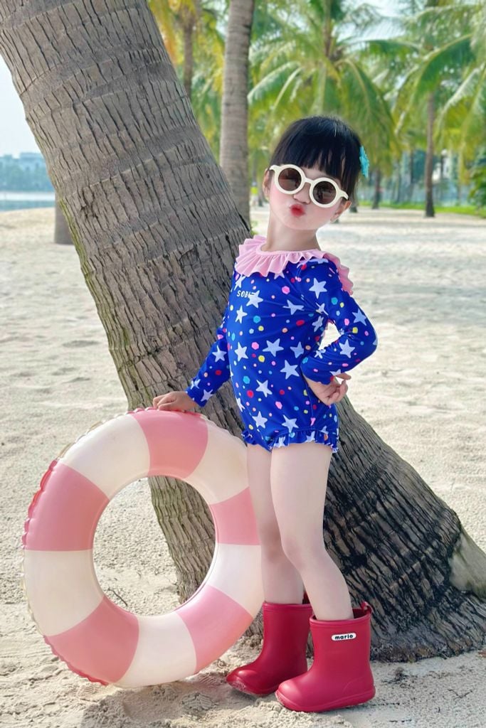 Đồ bơi một mảnh BABY tay dài chống nắng kèm mũ Sao Lung Linh — 2
