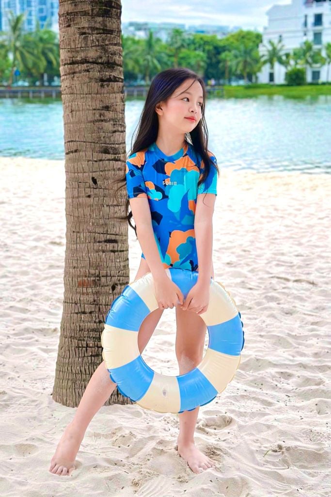 Đồ bơi trẻ em liền thân bé gái tay ngắn Sắc Màu — 2