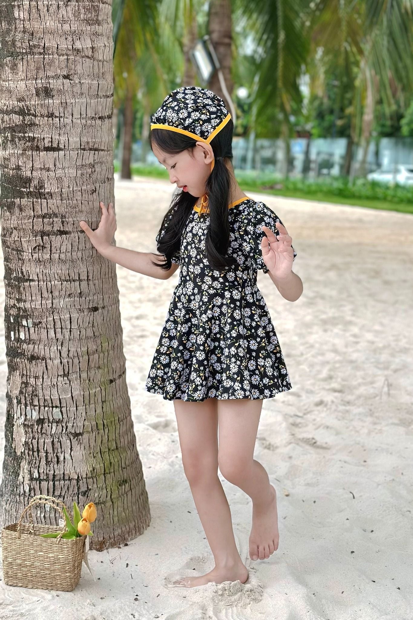 Đồ bơi một mảnh trẻ em kèm mũ chống nắng Cúc Hoạ Mi