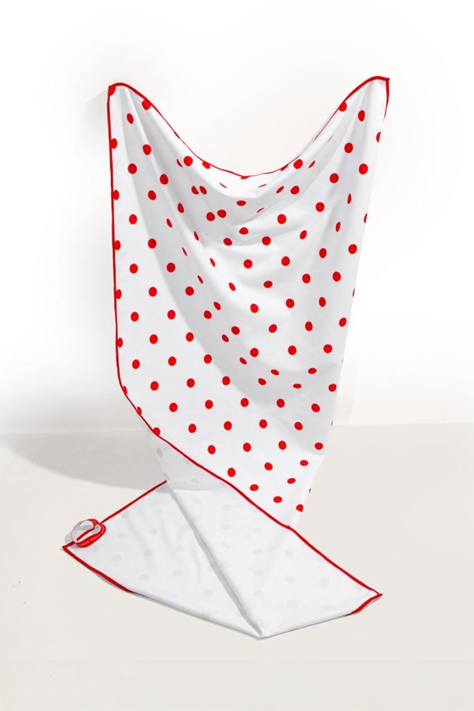 Khăn bơi Microfiber Red Dot 70x140, ảnh 2