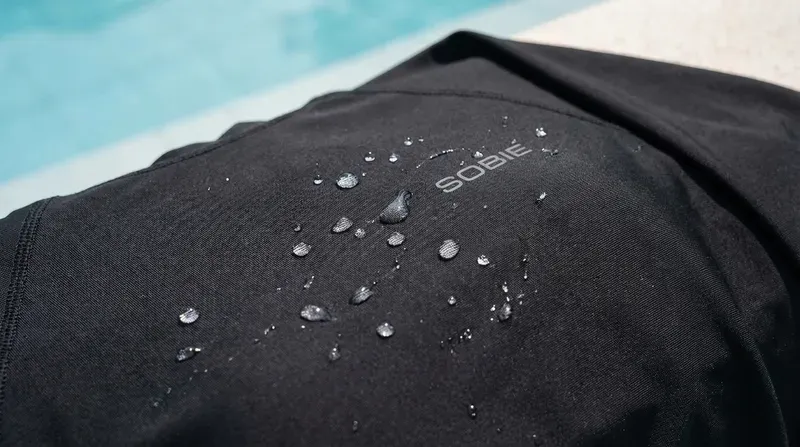 Tại sao nên chọn đồ bơi dài tay SOBIE để chống nắng và bảo vệ da?
