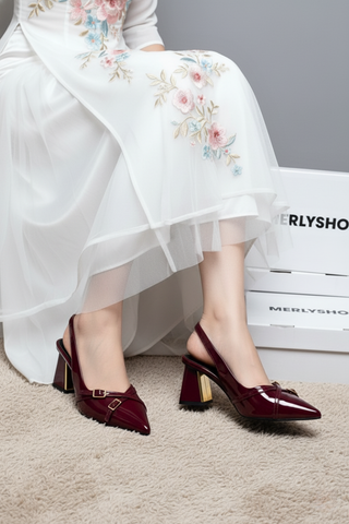 Giày Cao Gót Đỏ Mặc Áo Dài