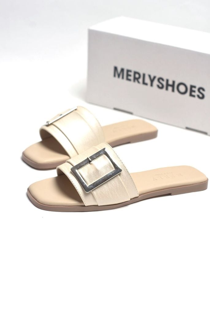 [New Color] Dép Nữ Da Mềm Giả Vải Quai Ngang Đính Khóa Gọn Chân Merly 1624 Kem Vàng Nhũ Champagne Dép Nữ Cao Cấp, Dép Nữ Quai Ngang, Dép Lê Nữ, Dép Nữ Bigsize