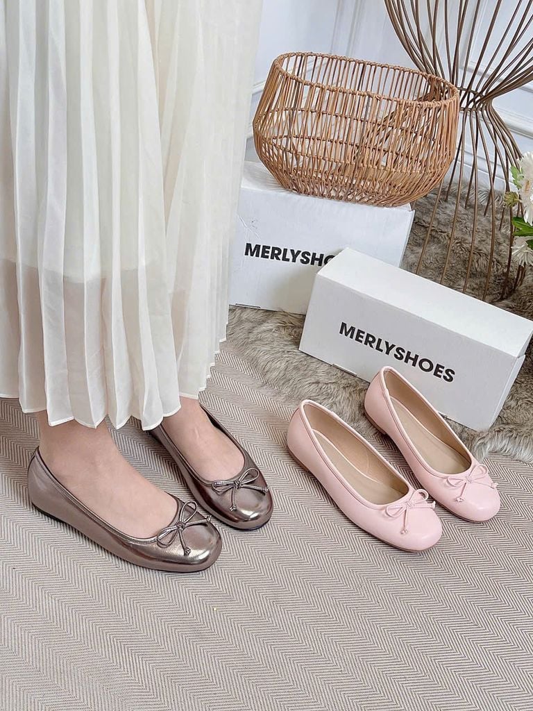 [Restock] Giày Búp Bê Màu Bạc Nơ Nhí Mũi Tròn Da Mềm Mại Merly 1636 Chì Metallic, Giày Ballet Nữ Big Size 35-43 Chuẩn Form, Phiên Bản Cải Tiến Của Giày Búp Bê Nơ 1038