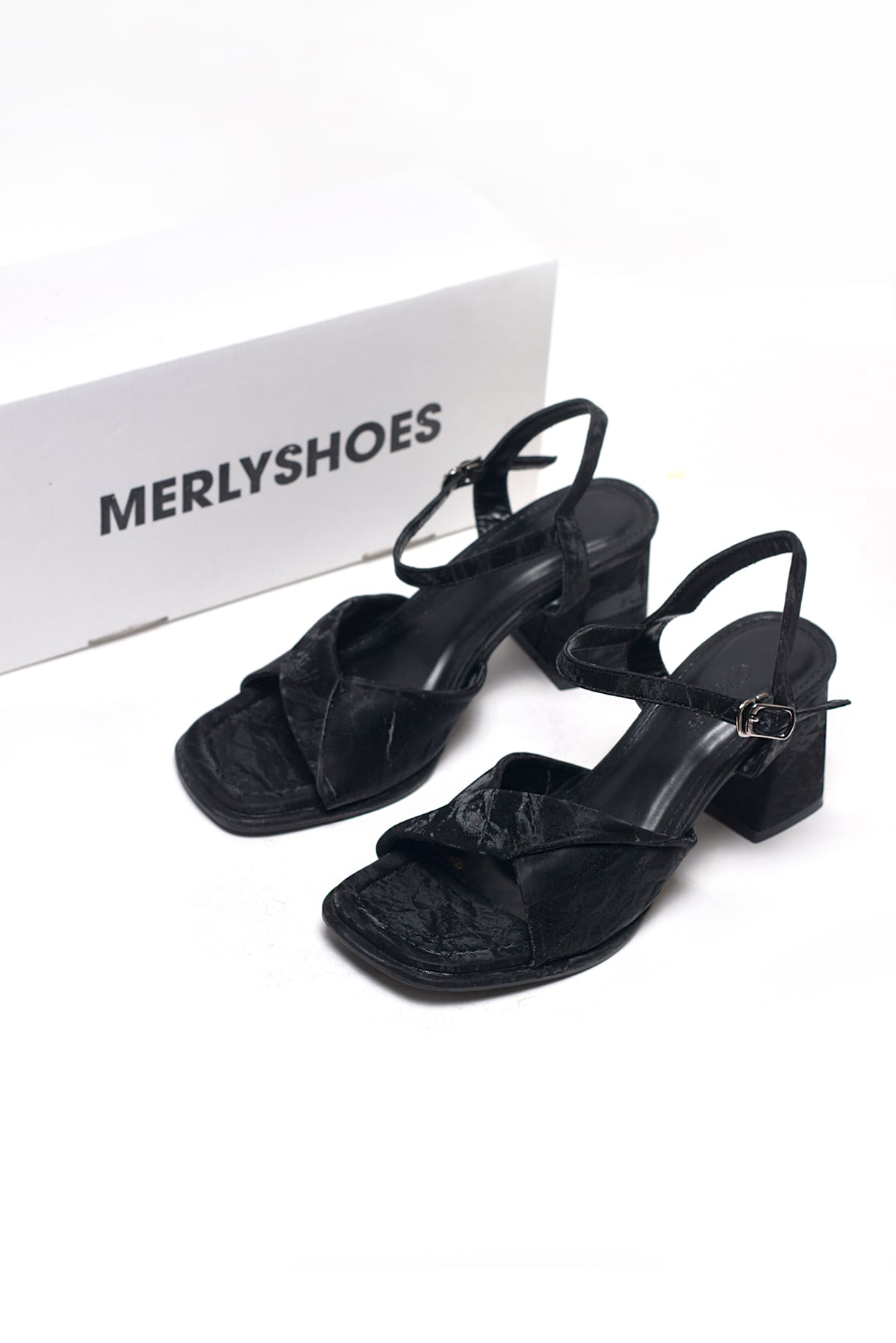 รองเท้าแซนดัลส้นสูง 7 ซม. สายไขว้นุ่ม Merly 1641
