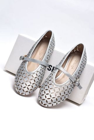 Giày Búp Bê Mũi Tròn Đế Bám Nền Mềm Mại Da Merly Cắt Họa Tiết Lazer Hoa Mùa Hè Merly 1642 Màu Xám Bạc, Giày Búp Bê Bigsize 35-43