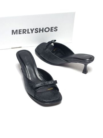 Guốc Gấm Nơ Xinh Gót Nhọn 5cm Merly 1646-5P Đen Gấm, Dép Cao Gót Quai Ngang Đính Nơ, Guốc Nữ Bigsize, Mules, Dép Guốc Hè 2026