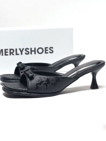 Guốc Gấm Nơ Xinh Gót Nhọn 5cm Merly 1646-5P Đen Gấm, Dép Cao Gót Quai Ngang Đính Nơ, Guốc Nữ Bigsize, Mules, Dép Guốc Hè 2026