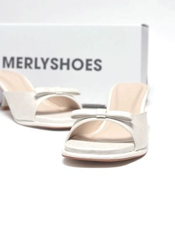 Guốc Gấm Nơ Xinh Gót Nhọn 5cm Merly 1646-5P Trắng Gấm, Dép Cao Gót Quai Ngang Đính Nơ, Guốc Nữ Bigsize, Mules, Dép Guốc Hè 2026