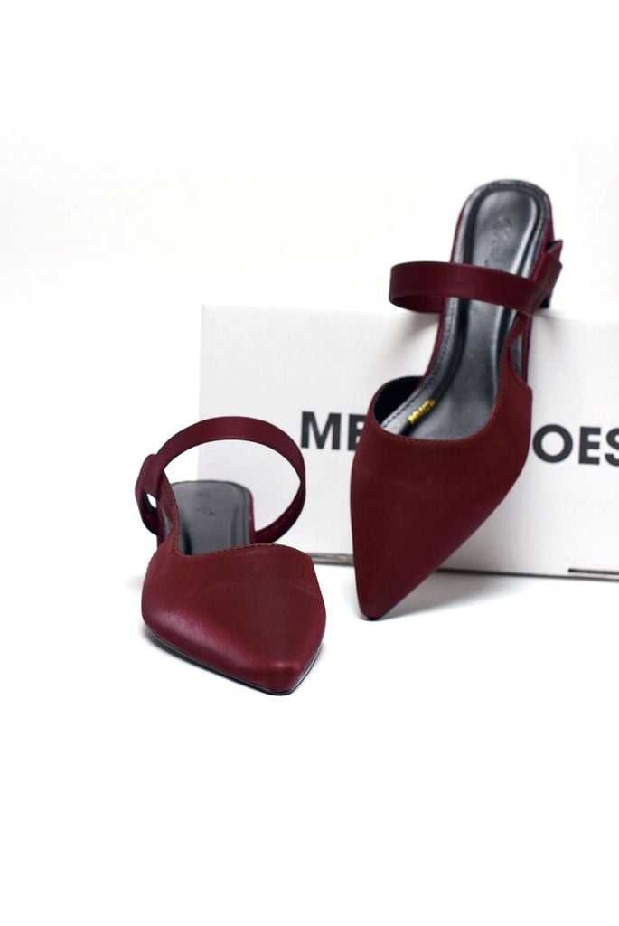 Guốc Sục Đỏ Mũi Nhọn Nữ Merly Bigsize 35-43, Giày Sục Đế Vuông 3cm 1647 Đỏ Cherry Mờ, Sandal Bít Mũi, Giày Mule, Giày Búp Bê, Giày Công Sở Nữ, Giày Cao Gót Đỏ