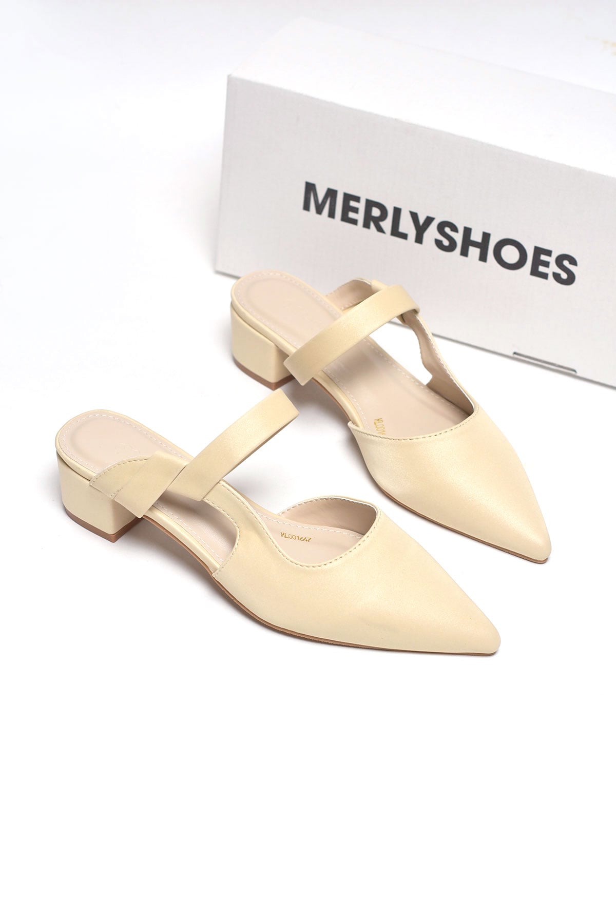 [New Arrivals] Guốc Sục Nữ Nude Mũi Nhọn Merly Bigsize 35-43, Giày Sục Nữ Đế Vuông 3cm 1647 Kem, Sandal Bít Mũi, Giày Mule, Giày Búp Bê, Giày Công Sở Nữ