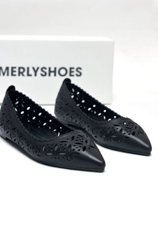 [Phom To] Giày Búp Bê Đen Cắt Họa Tiết Lazer Hoa Lá Merly 1648 Đen Bám Nền Mũi Nhọn Da Mềm, Giày Bệt Mũi Nhọn, Giày Búp Bê Mũi Nhọn, Giày Công Sở Nữ