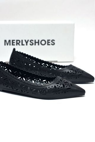 [Phom To] Giày Búp Bê Đen Cắt Họa Tiết Lazer Hoa Lá Merly 1648 Đen Bám Nền Mũi Nhọn Da Mềm, Giày Bệt Mũi Nhọn, Giày Búp Bê Mũi Nhọn, Giày Công Sở Nữ