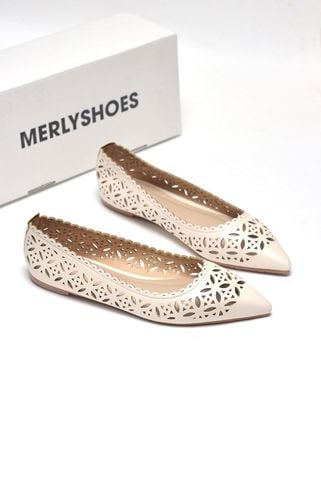 [Phom To] Giày Búp Bê Trắng Cắt Họa Tiết Lazer Hoa Lá Merly 1648 Trắng Hồng Bám Nền Mũi Nhọn Da Mềm, Giày Bệt Mũi Nhọn, Giày Búp Bê Mũi Nhọn, Giày Công Sở Nữ