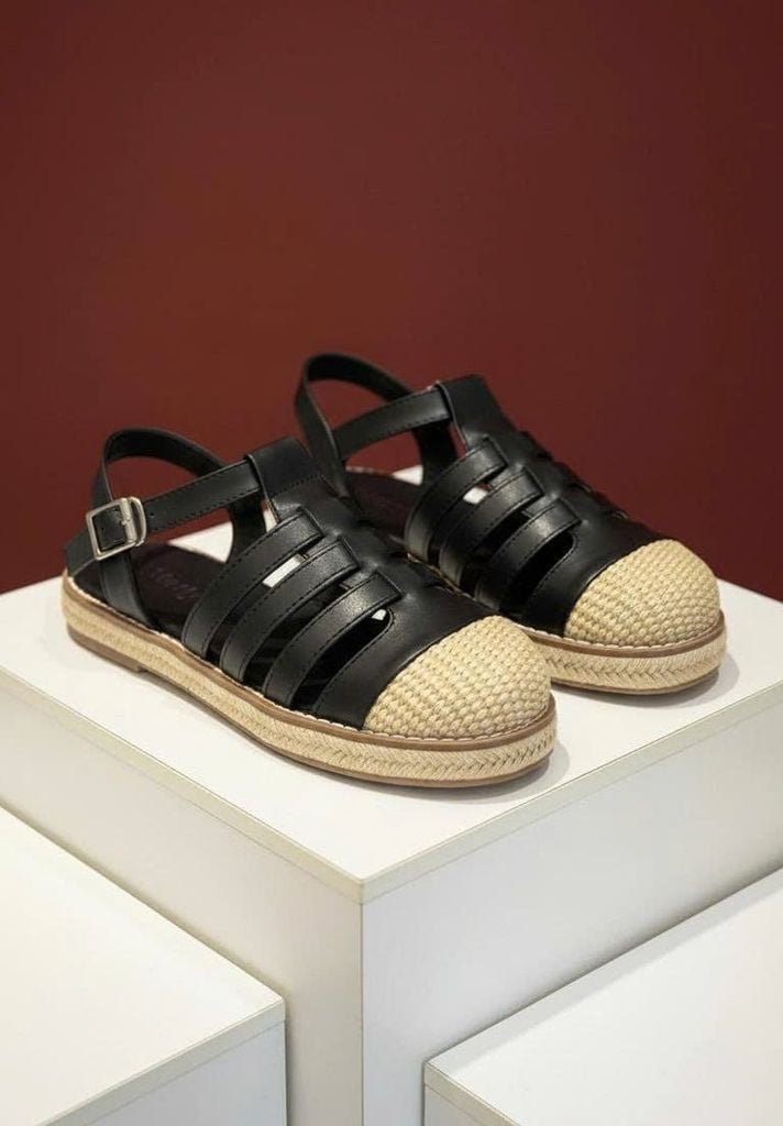 Sandal Nữ Rọ Đan Cói Raffia Vibe Mùa Hè Thương Hiệu MERLY 1657 Đen Huyền – Giày Sandal Bigsize 35–43, Sandal Nữ Bệt, Sandal Đi Biển, Dép Sandal Rọ Bít Mũi